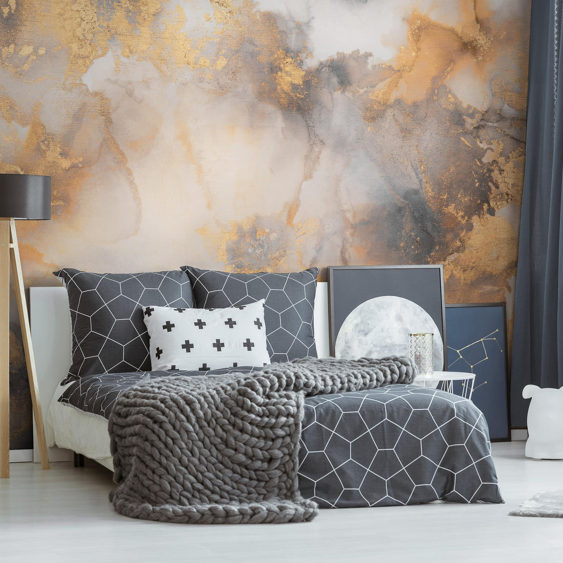 Dolce Vita Grey & Gold