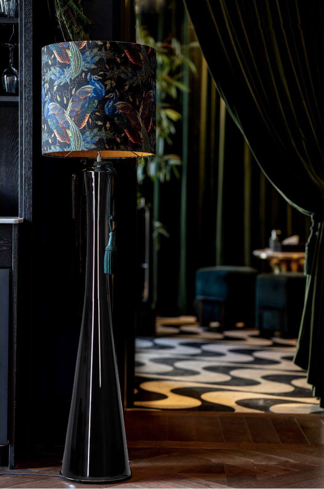 Siena Black, Black Versace Shade